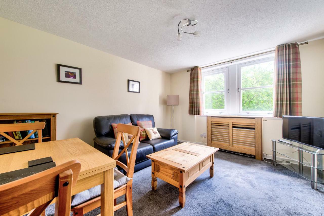 Charming 1 Bed Apartment With Castle View เอดินบะระ ภายนอก รูปภาพ