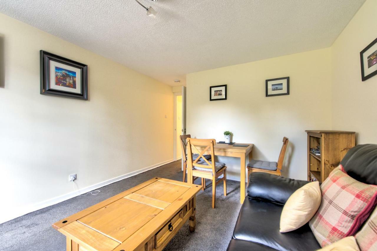 Charming 1 Bed Apartment With Castle View เอดินบะระ ภายนอก รูปภาพ