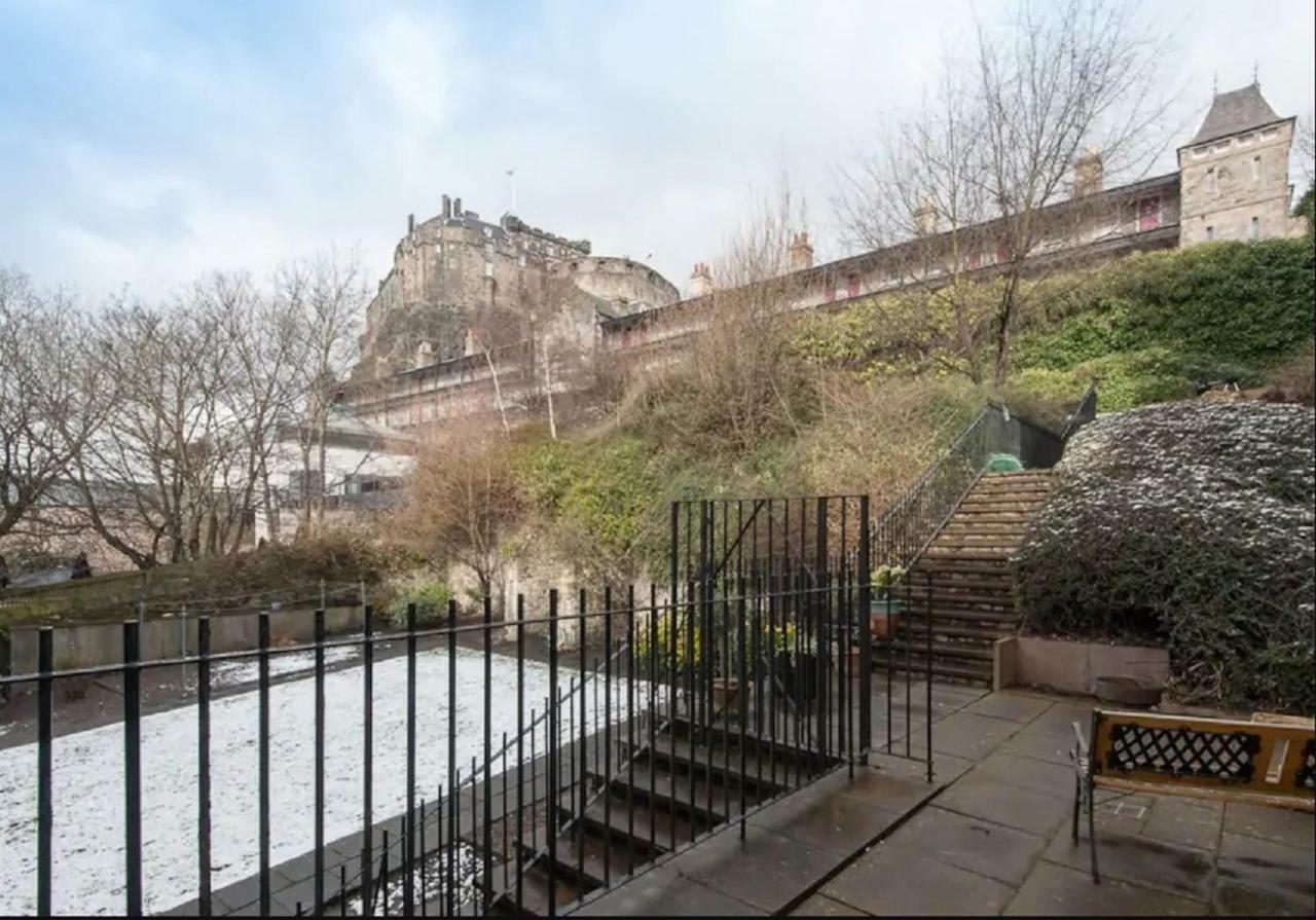 Charming 1 Bed Apartment With Castle View เอดินบะระ ภายนอก รูปภาพ